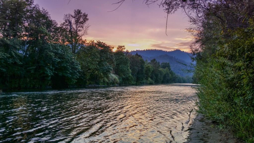 Rogue River Sunset from our campsite (20 ft. walk)